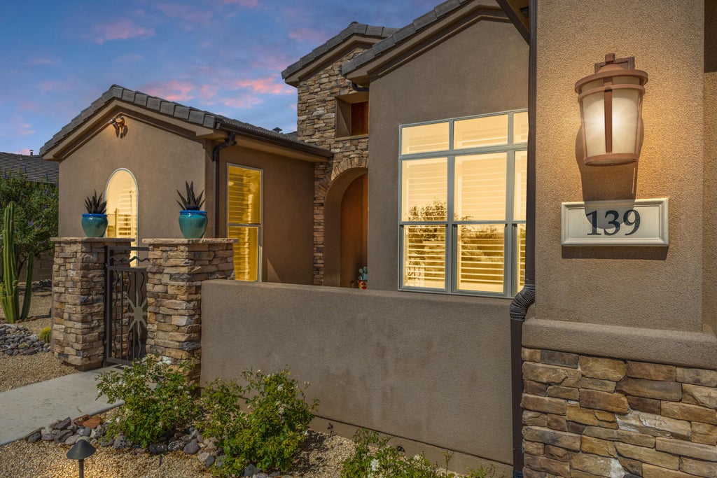 Photo of 139 N Highland Parkway, Washington, UT 84780 (MLS # 117310)