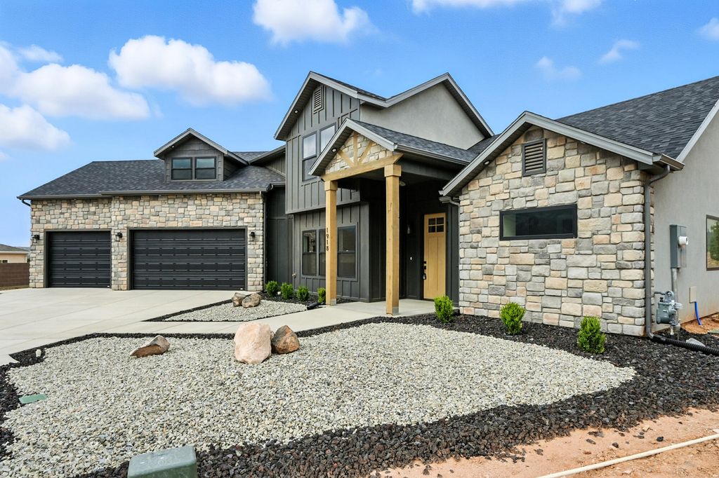 Photo of 1918 S Oak Springs CIR, Cedar City, UT 84720 (MLS # 111916)