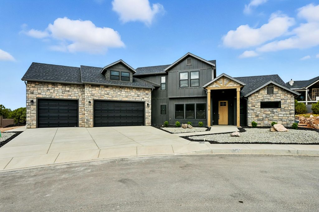 Photo of 1918 S Oak Springs CIR, Cedar City, UT 84720 (MLS # 111916)