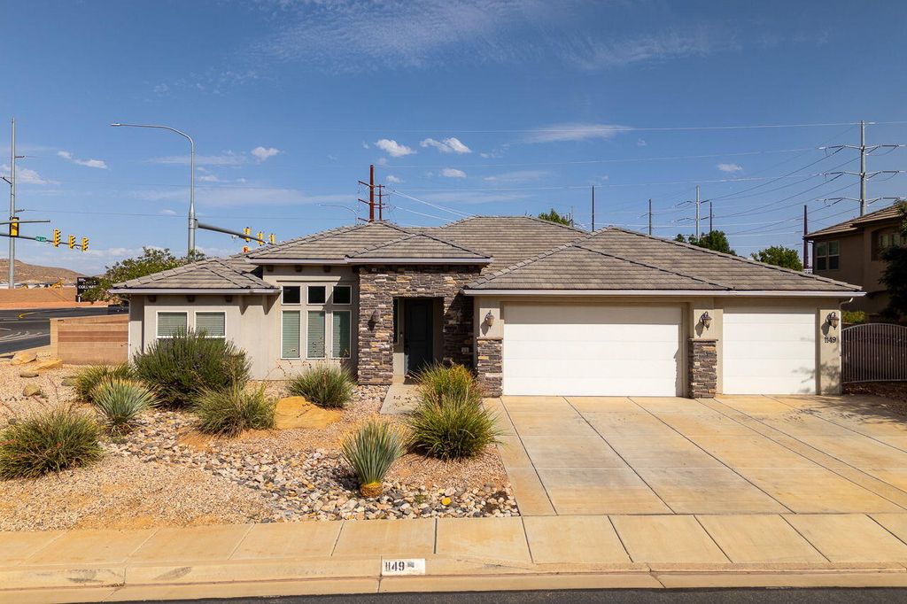 Photo of 1149 S 2970 E, Saint George, UT 84790 (MLS # 113066)