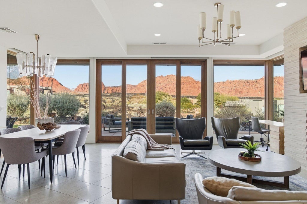 Photo of 1355 E Snow Canyon Parkway #27, Ivins, UT 84738 (MLS # 117958)