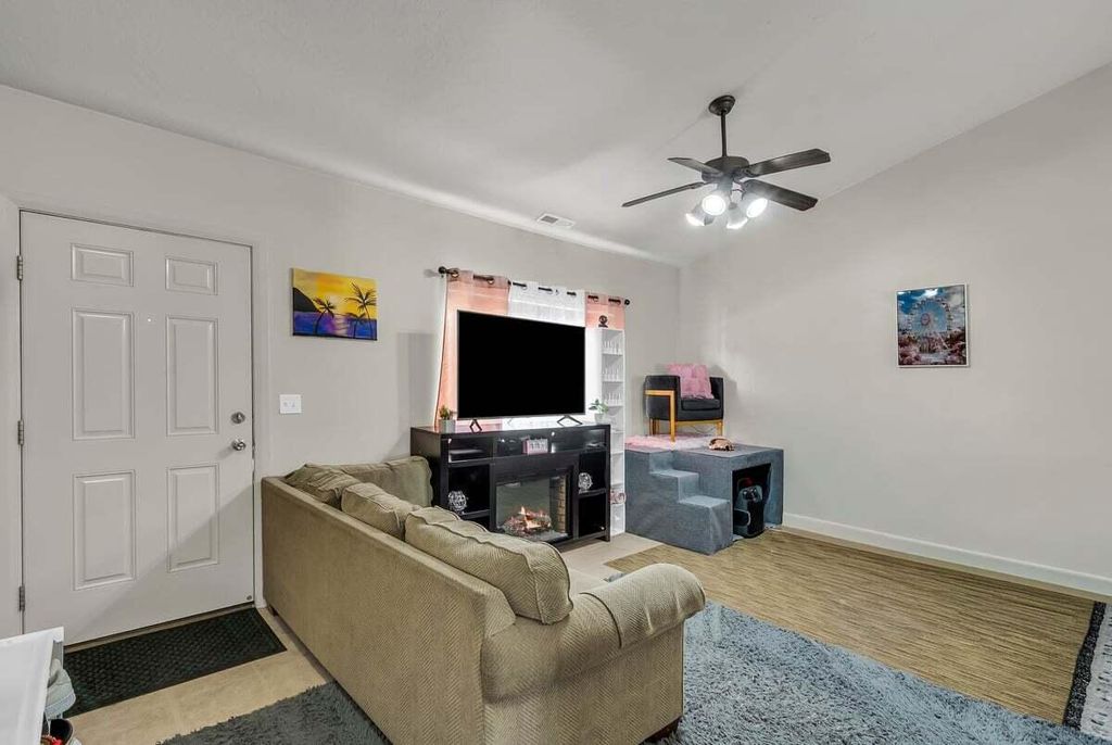 Photo of 700 N Main ST #E6, Washington, UT 84780 (MLS # 115419)