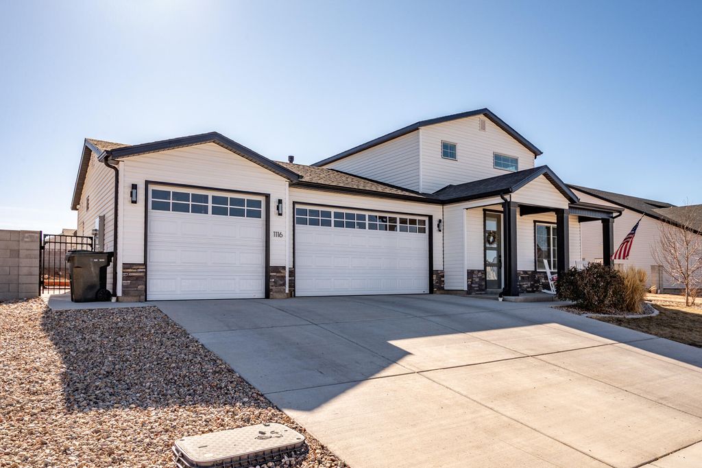 Photo of 1116 E Southern Homestead Blvd, Enoch, UT 84721 (MLS # 114687)