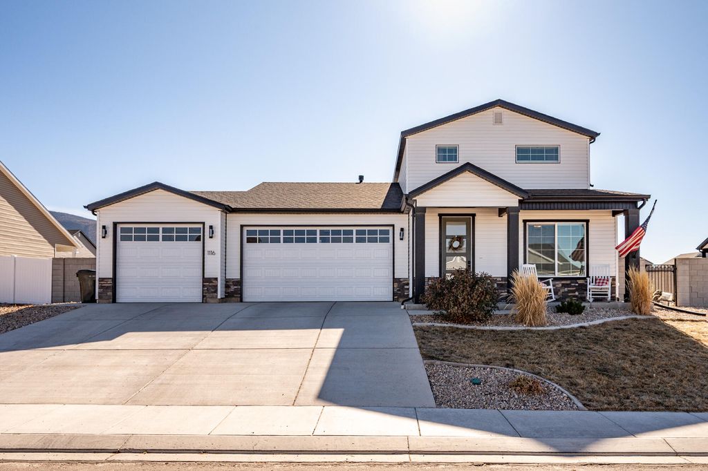 Photo of 1116 E Southern Homestead Blvd, Enoch, UT 84721 (MLS # 114687)