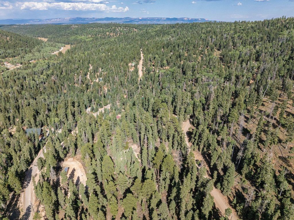 Photo of 1120 W Strawberry Point RD, Duck Creek Village, UT 84762 (MLS # 115927)
