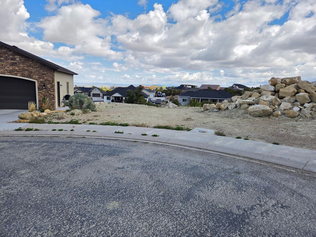 Photo of 1981 N Mahogany CIR, Cedar City, UT 84721 (MLS # 116141)