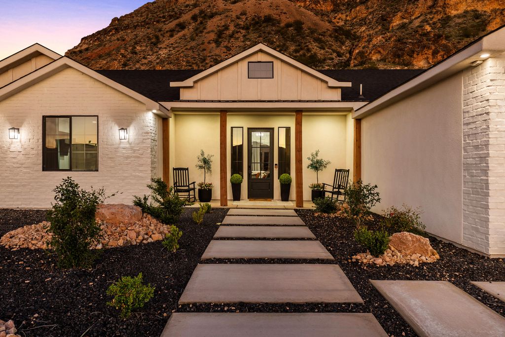 Photo of 2221 S Angell Heights DR, Hurricane, UT 84737 (MLS # 115352)