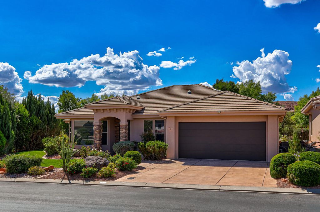 Photo of 761 W NORTH LINKS DR, Washington, UT 84780 (MLS # 113249)