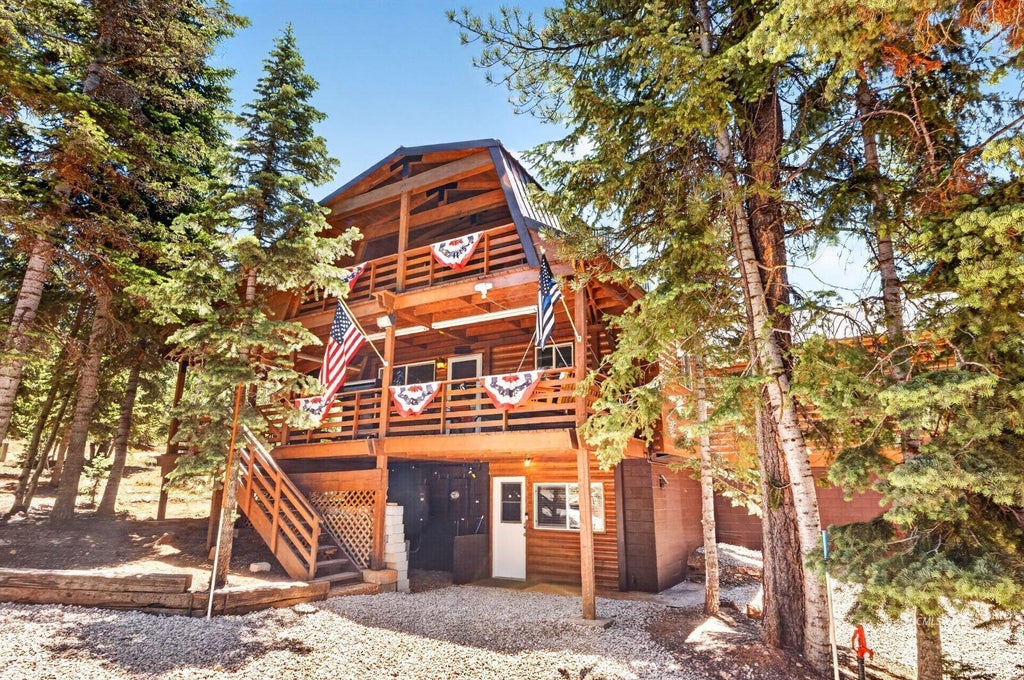 Photo of 1190 E Redwood RD, Duck Creek Village, UT 84762 (MLS # 117038)