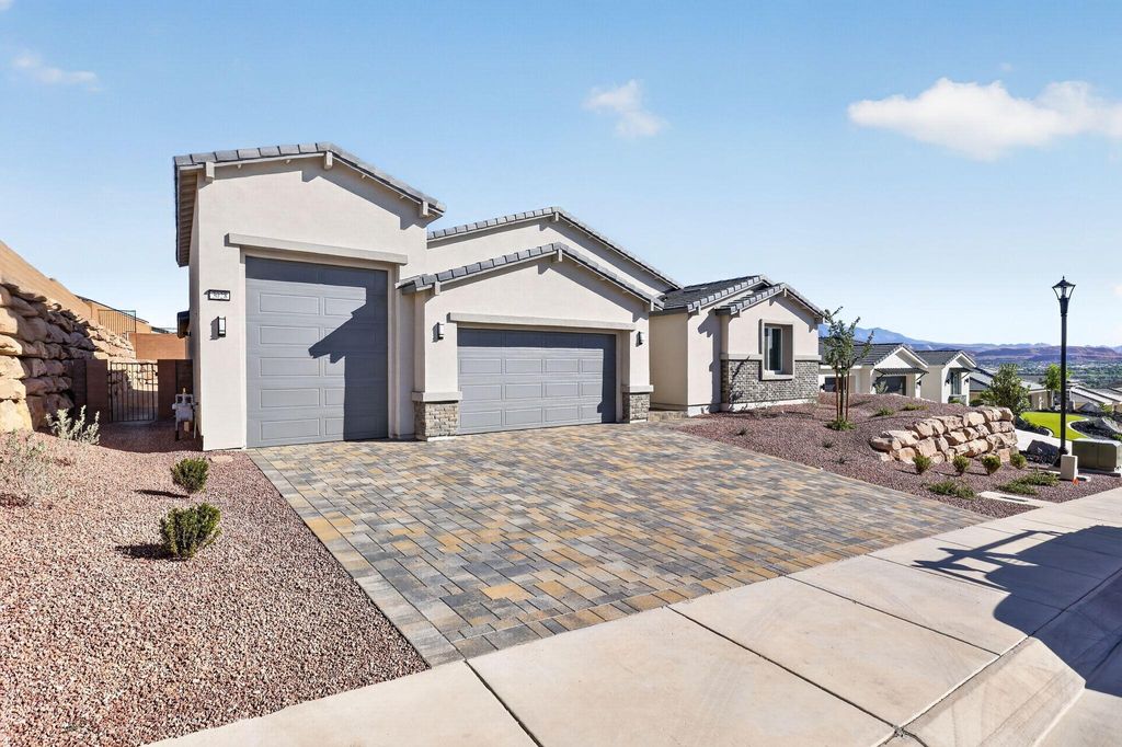 Photo of 3028 W Orco LN, Saint George, UT 84770 (MLS # 116025)