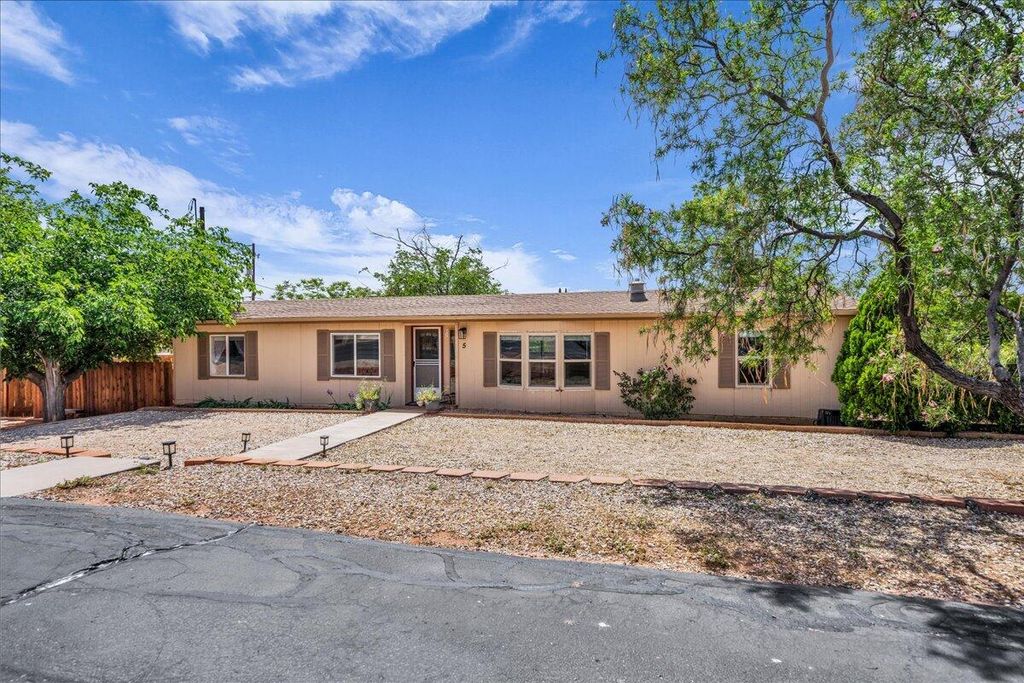 Photo of 5 S Main ST, Ivins, UT 84738 (MLS # 115968)
