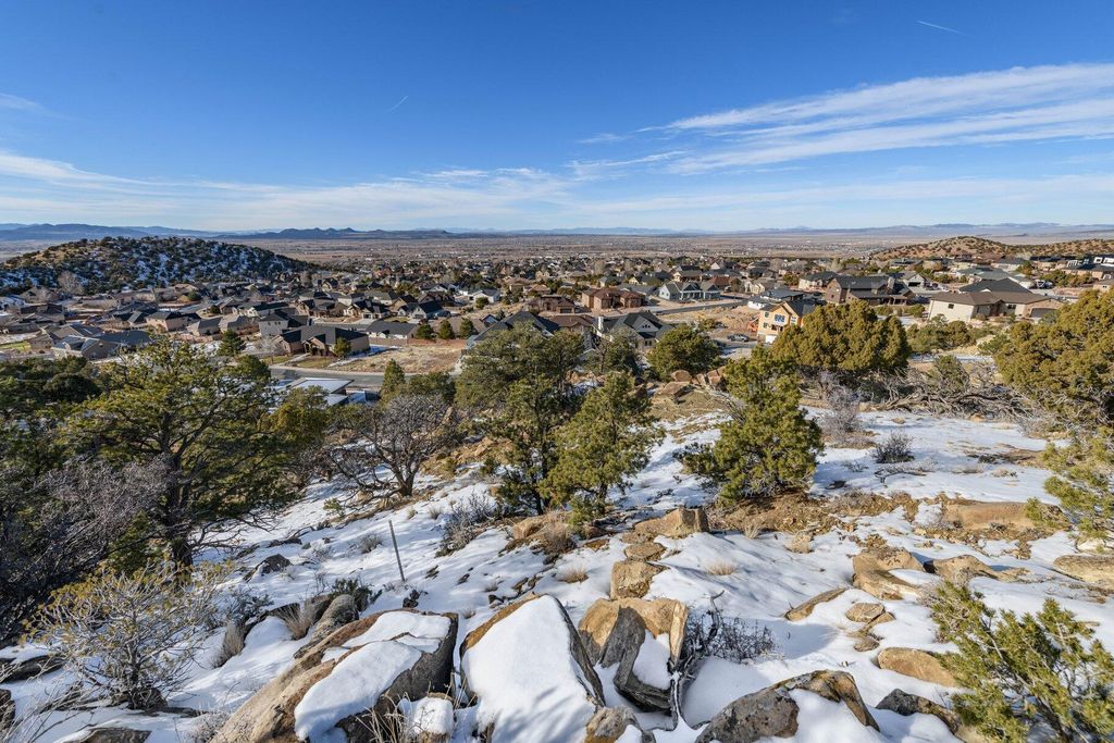 Photo of 1960 N Mahogany CIR #7B, Cedar City, UT 84721 (MLS # 114413)