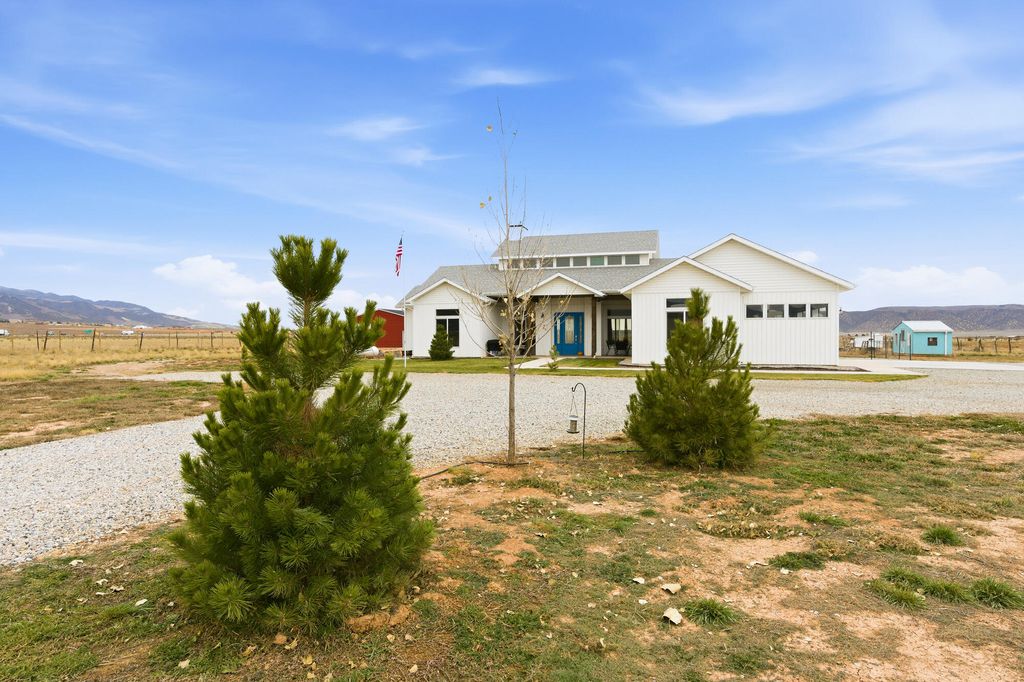 Photo of 267 S 2400 W, Parowan, UT 84761 (MLS # 113836)