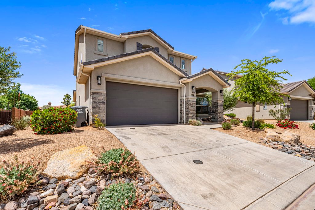 Photo of 379 N Puerta DR, Washington, UT 84780 (MLS # 114725)