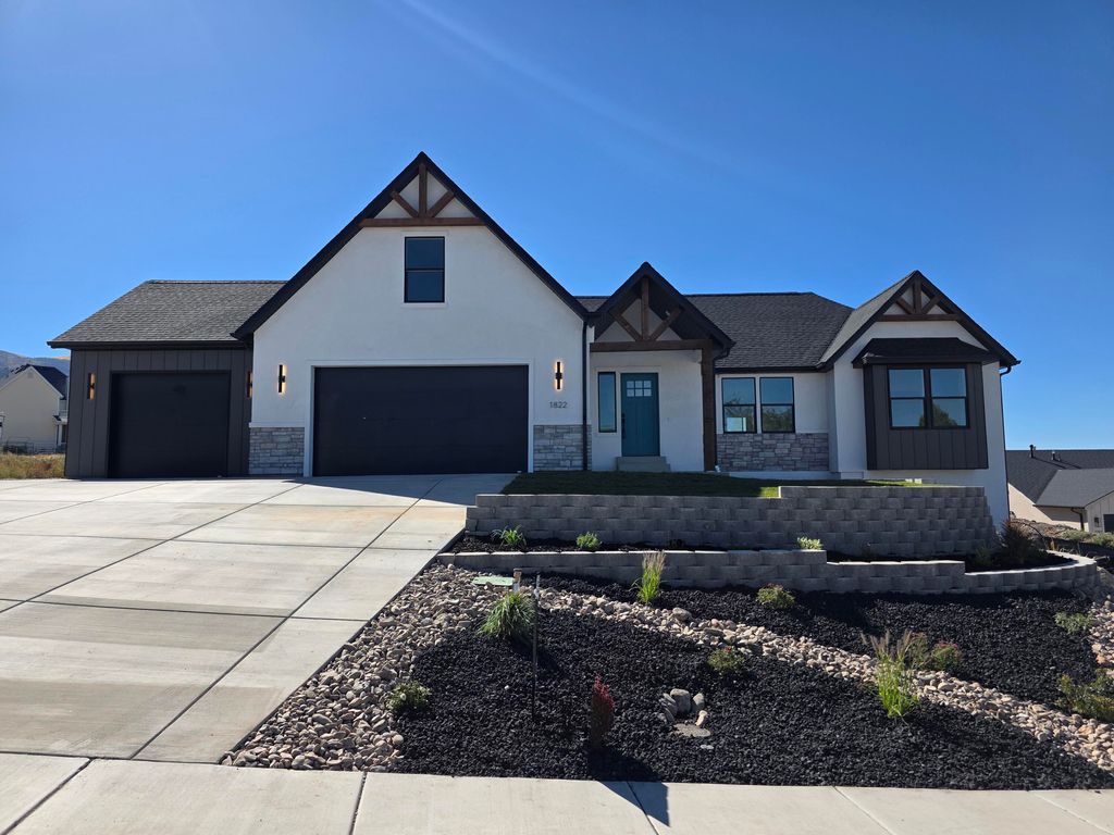 Photo of 1822 E 5250 N, Enoch, UT 84721 (MLS # 111004)