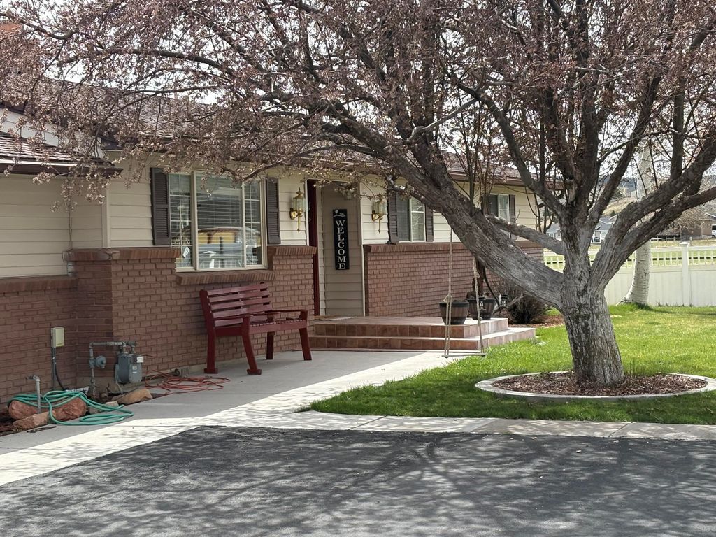 Photo of 619 S 125 E, Panguitch, UT 84759 (MLS # 115555)
