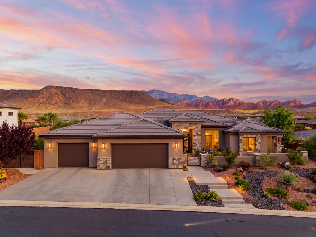 Photo of 1938 N OUTLOOK DR, Washington, UT 84780 (MLS # 115994)