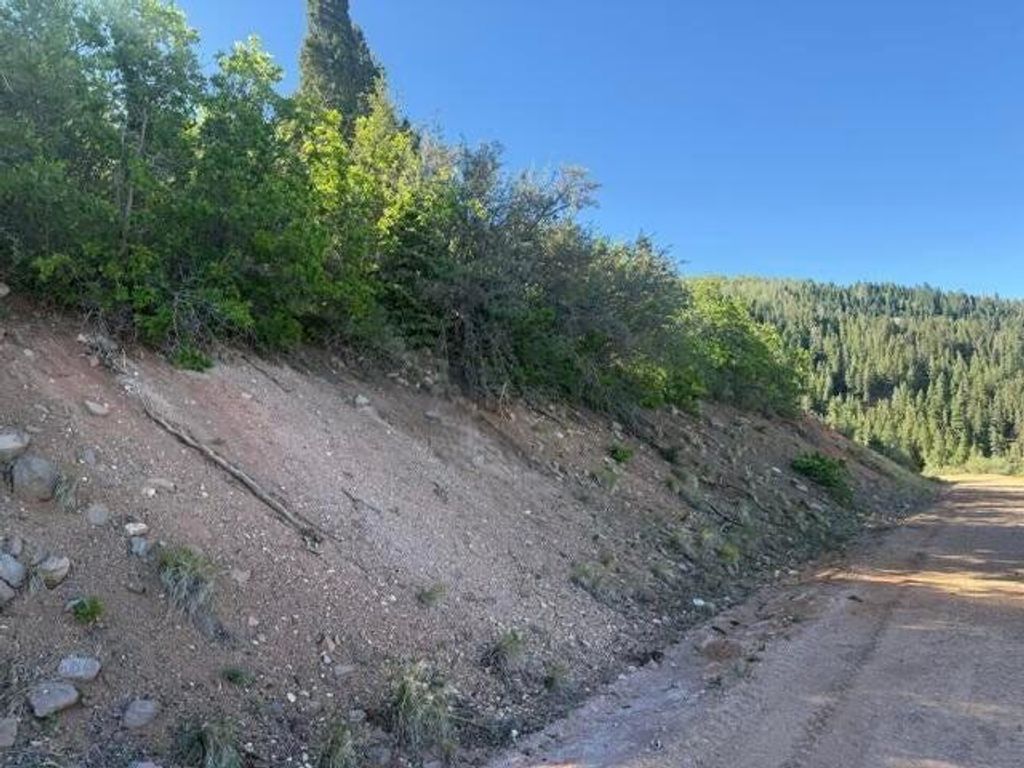 Photo of S Summit mountain #LOT 16, 3200, Brian Head, UT 84719 (MLS # 116940)