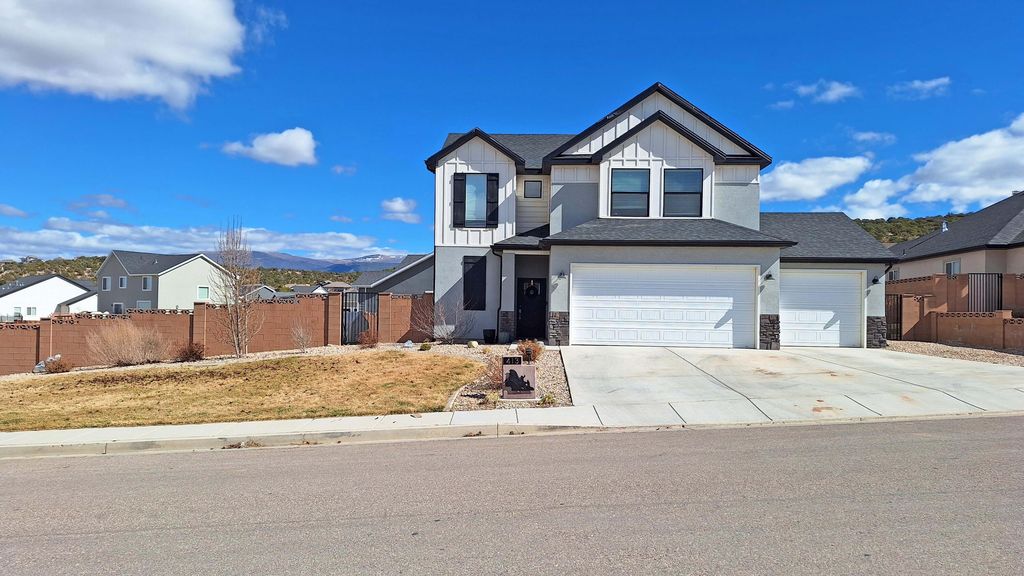 Photo of 413 S Cedar Creek DR, Cedar City, UT 84720 (MLS # 115076)