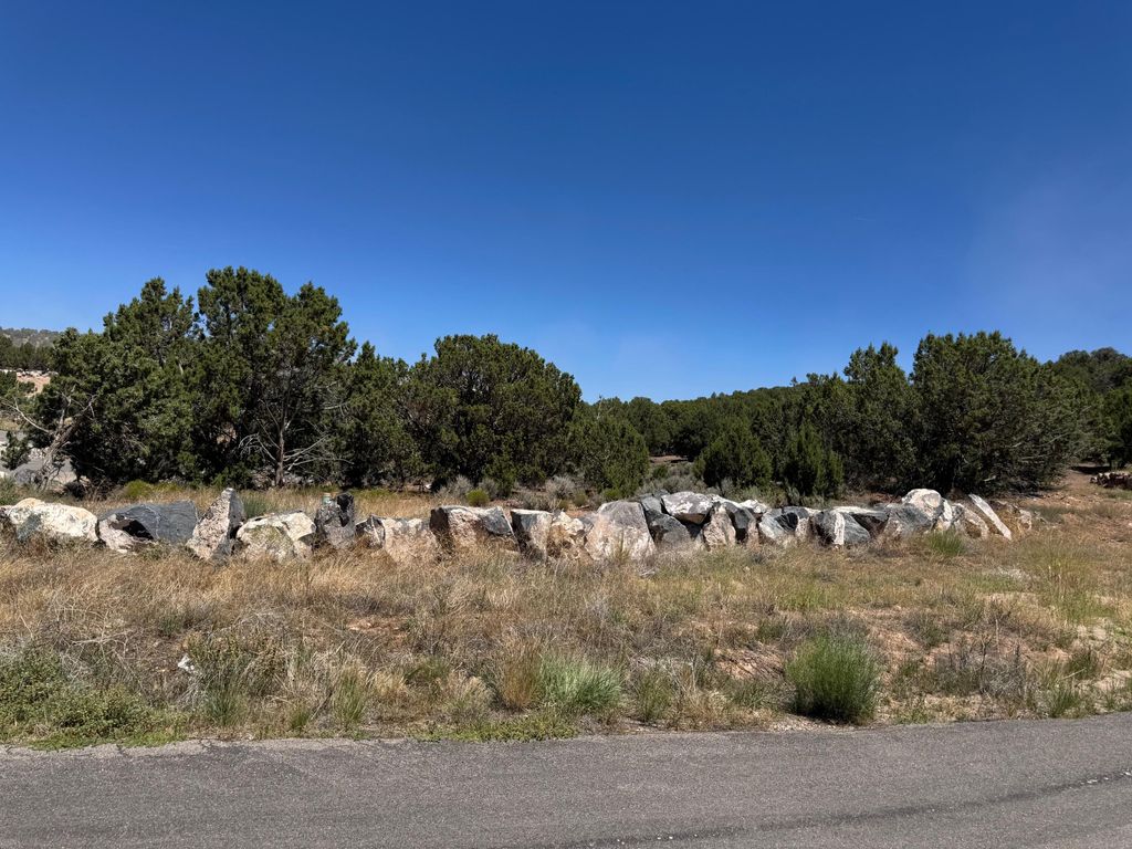 Photo of 2117 S Estate Dr:3254 W 2125 S, Cedar City, UT 84720 (MLS # 112393)