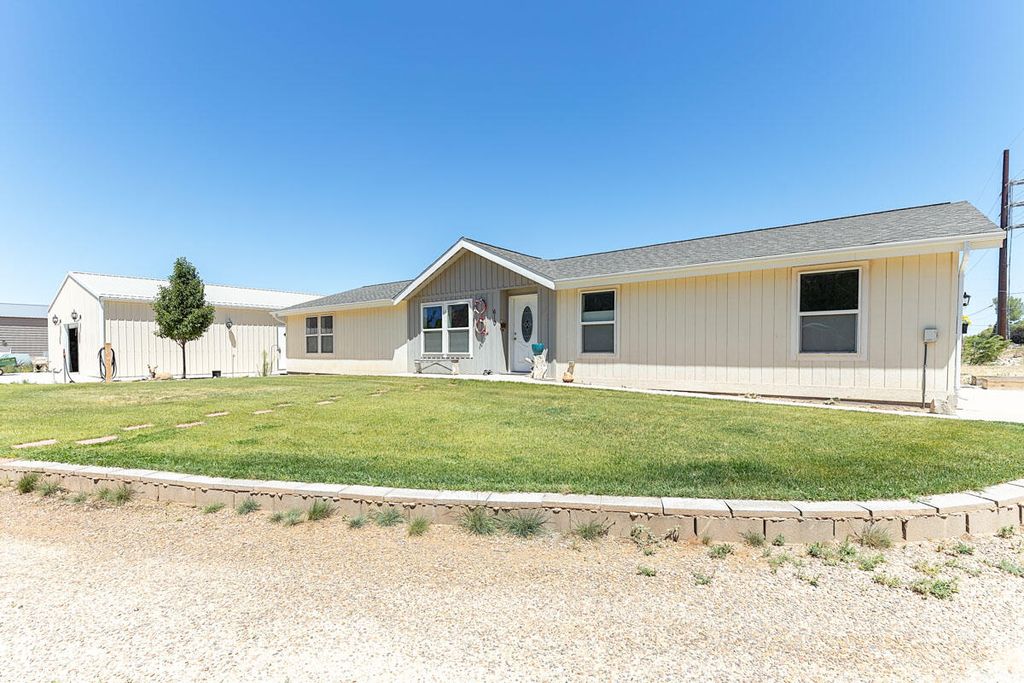 Photo of 610 W Old Highway 91, Parowan, UT 84761 (MLS # 117137)