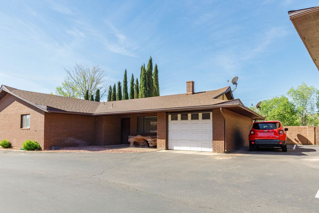 Photo of 3707 W Gates CIR, Santa Clara, UT 84765 (MLS # 115778)