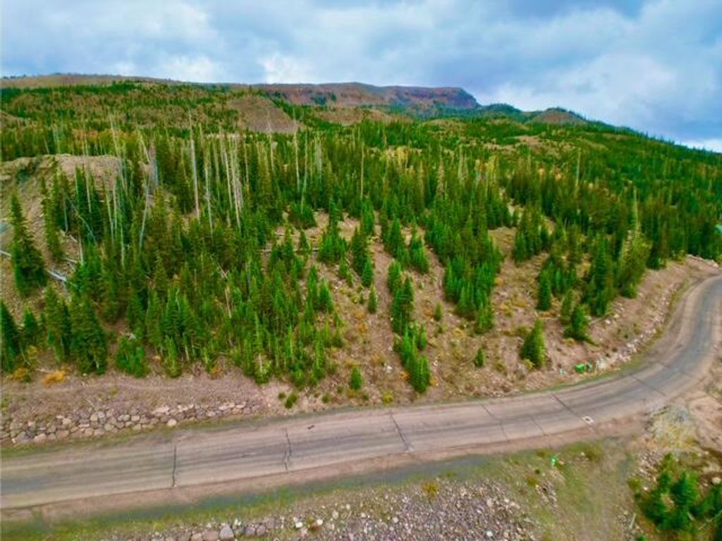 Photo of 922 E Kodiak DR, Brian Head, UT 84719 (MLS # 113069)