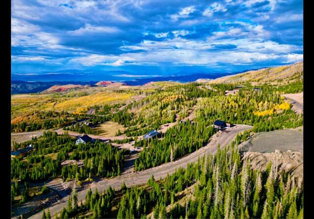 Photo of 922 E Kodiak DR, Brian Head, UT 84719 (MLS # 113069)