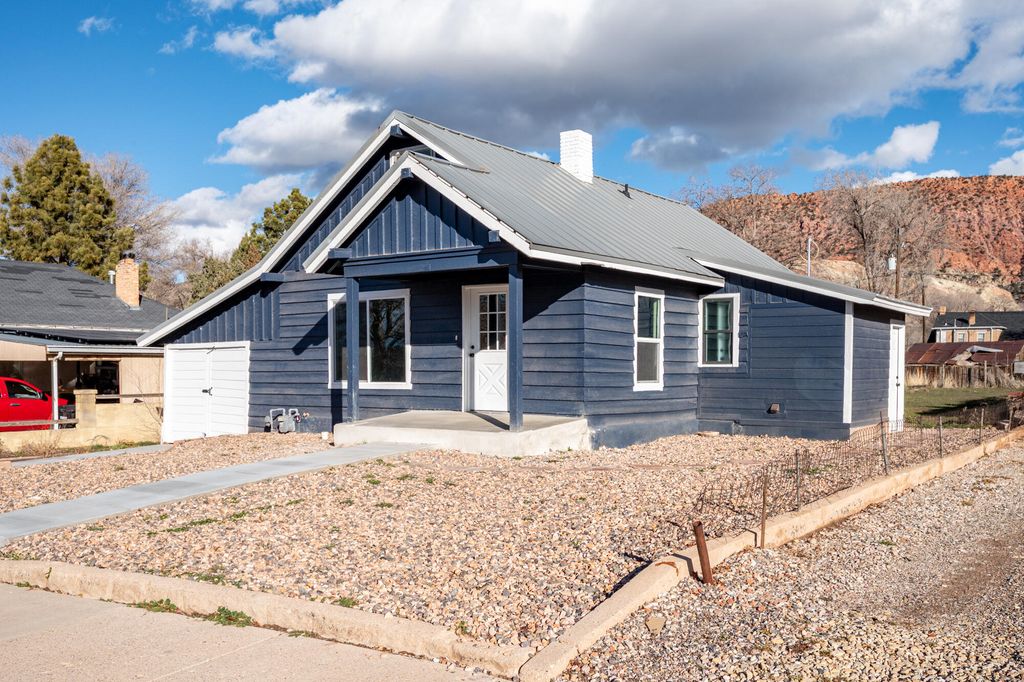 Photo of 131 S 200 E, Cedar City, UT 84720 (MLS # 114247)