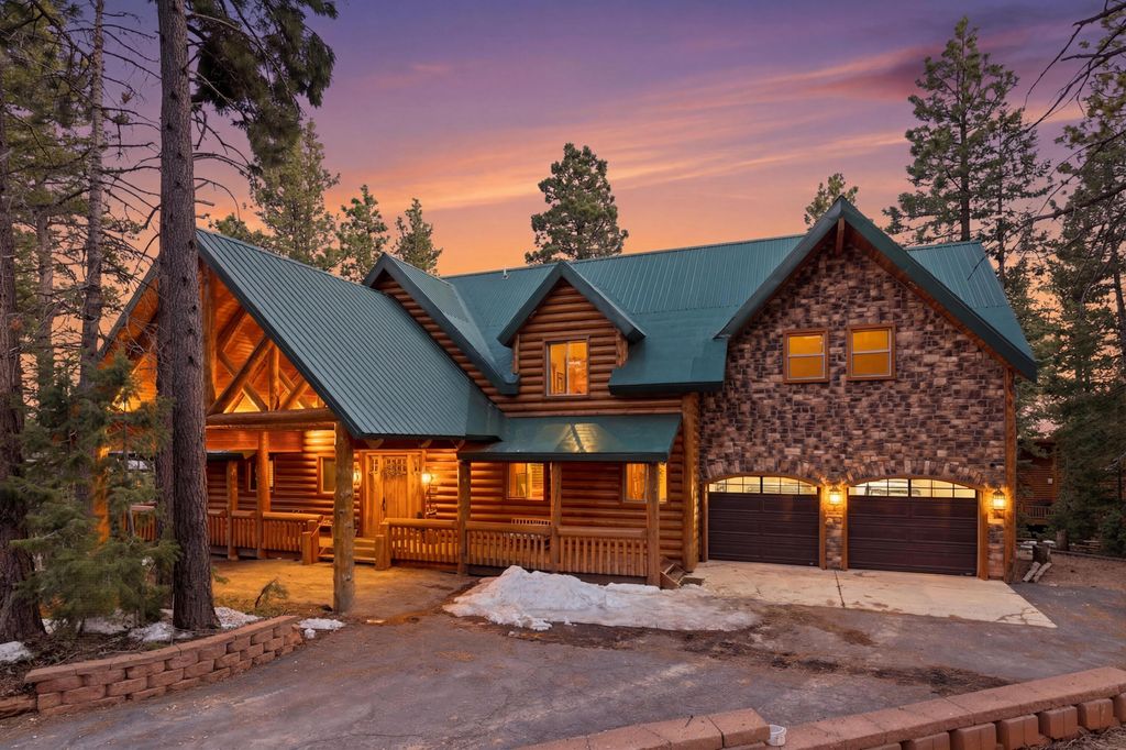 Photo of 1360 E South Mossberg RD, Duck Creek Village, UT 84762 (MLS # 115366)