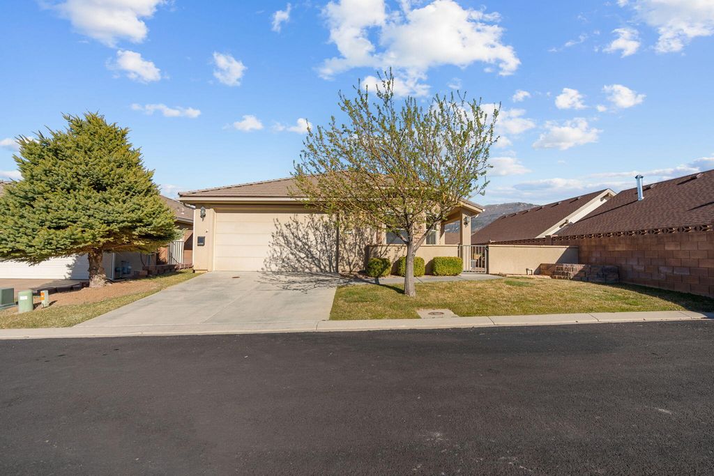 Photo of 789 S 2325 W, 789 S Eastgate DR S, Cedar City, UT 84720 (MLS # 115281)