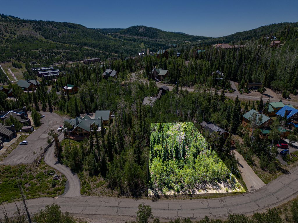 Photo of 309 W Ridge View ST, Brian Head, UT 84719 (MLS # 111642)