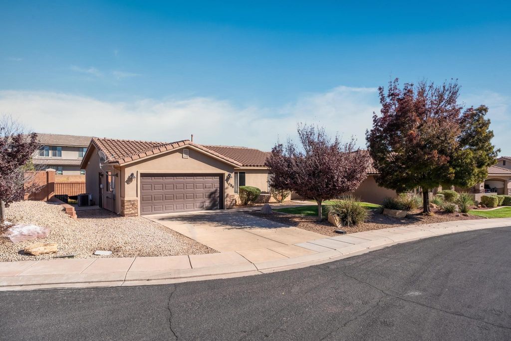 Photo of 1086 N OCOTILLO DR, Washington, UT 84780 (MLS # 113816)