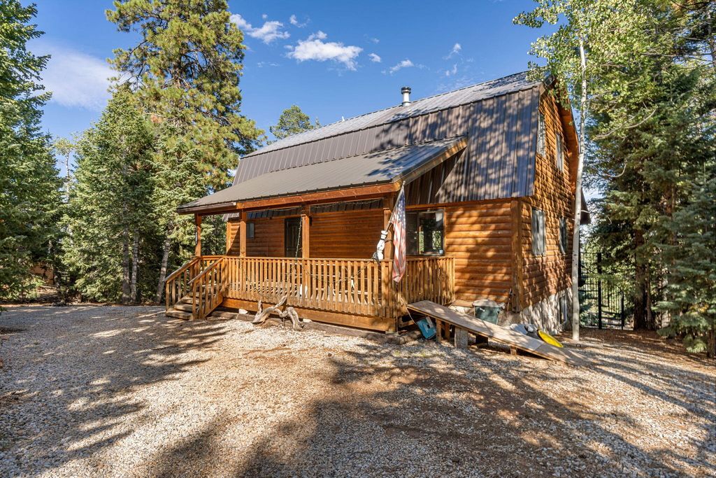 Photo of 4310 N Cedar Mtn DR, Duck Creek Village, UT 84762 (MLS # 113073)