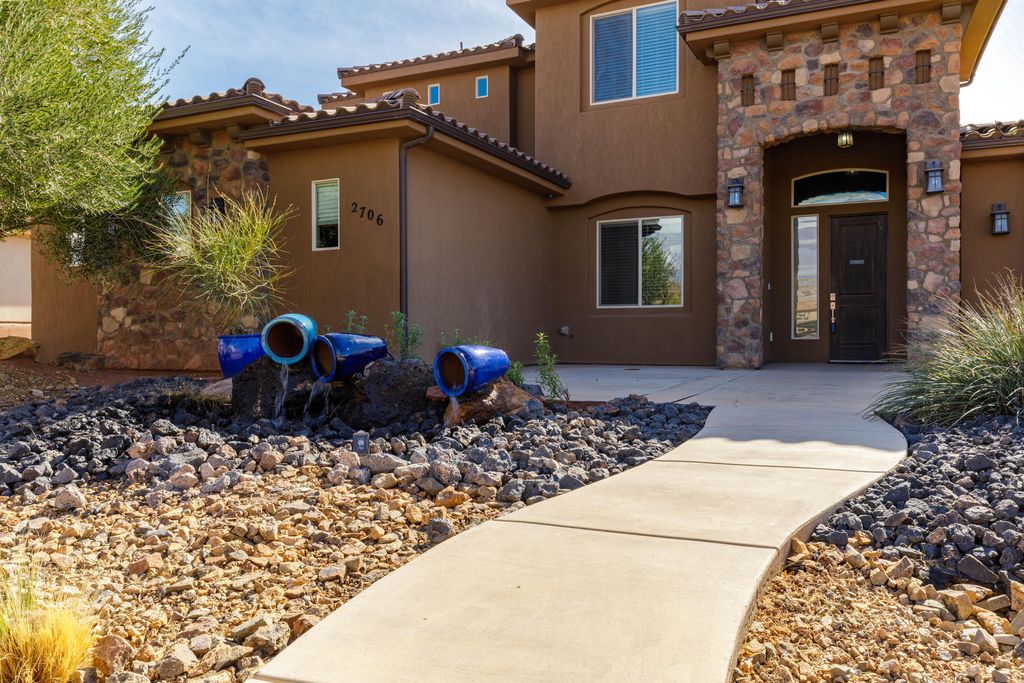 Photo of 2706 E 3800 S, Saint George, UT 84790 (MLS # 115447)
