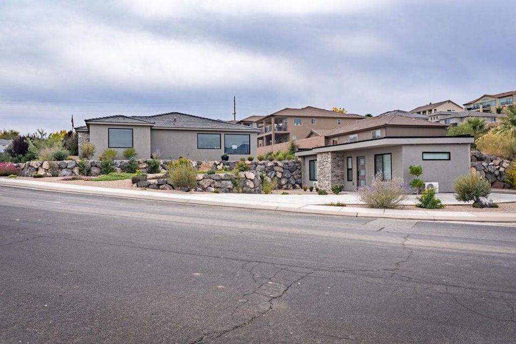 Photo of 1245 N Main ST, Hurricane, UT 84737 (MLS # 115222)