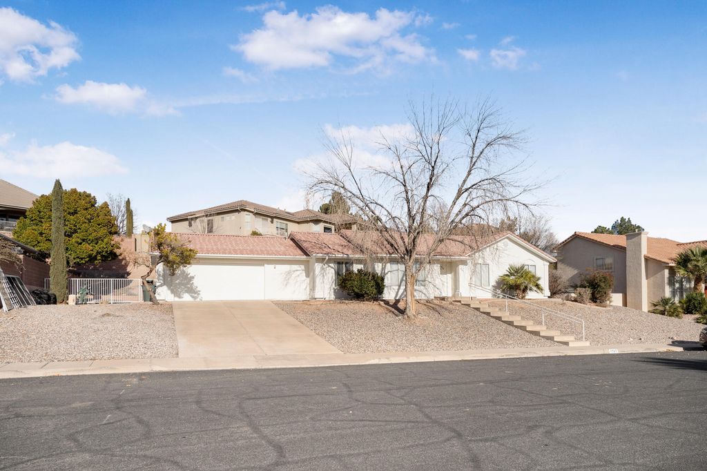 Photo of 1787 S POINT DR, Saint George, UT 84790 (MLS # 114627)