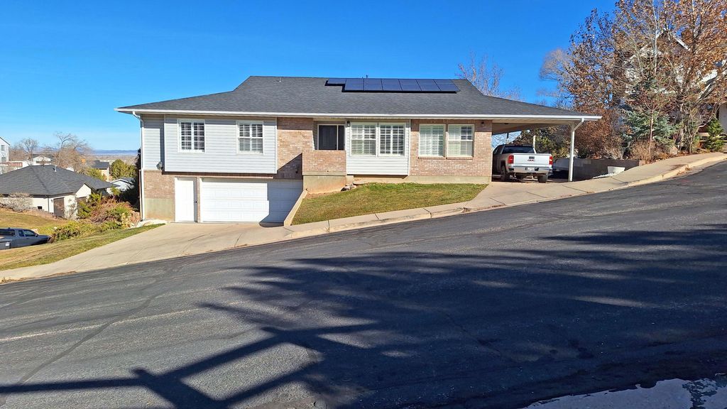 Photo of 2395 W Beacon CIR, Cedar City, UT 84720 (MLS # 114076)