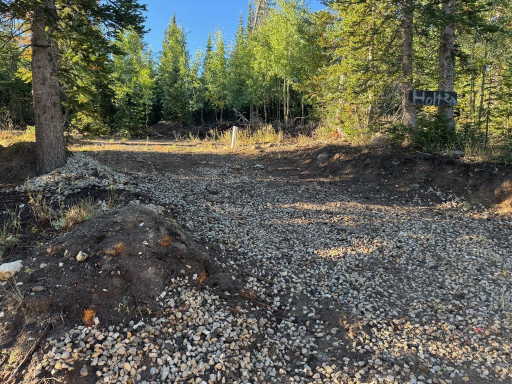 Photo of 2770 E Sawmill St #Meadow Lake Estate B, Brian Head, UT 84719 (MLS # 112993)