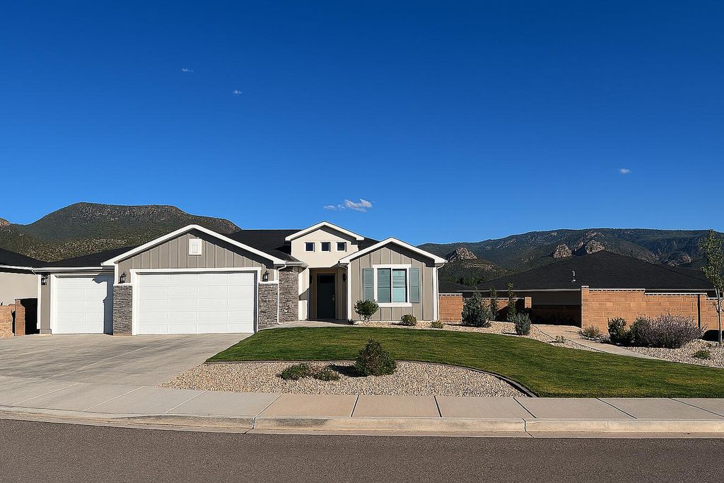 Photo of 2897 W Hawk DR, Cedar City, UT 84720 (MLS # 112405)