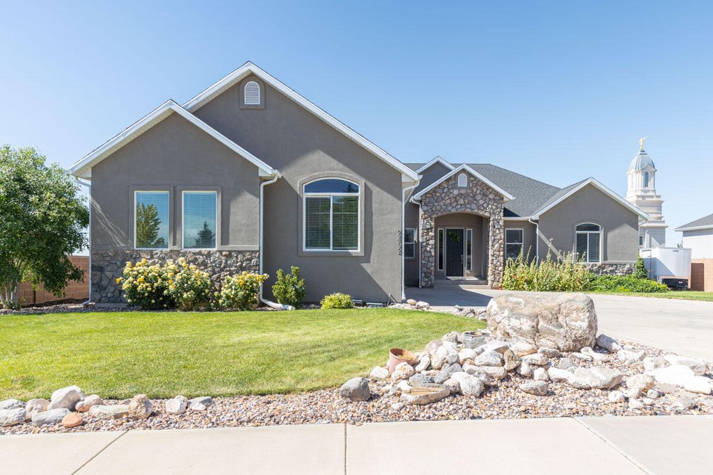 Photo of 2492 W Carmel Canyon DR, Cedar City, UT 84720 (MLS # 112334)