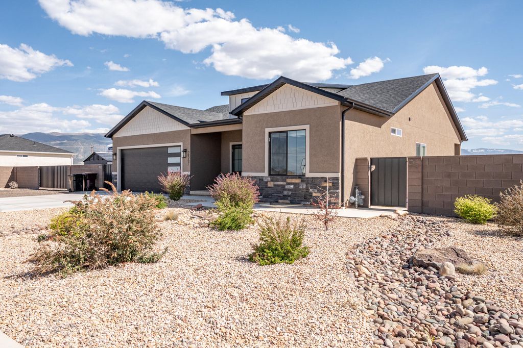 Photo of 2367 W 4975 N, Cedar City, UT 84721 (MLS # 115756)