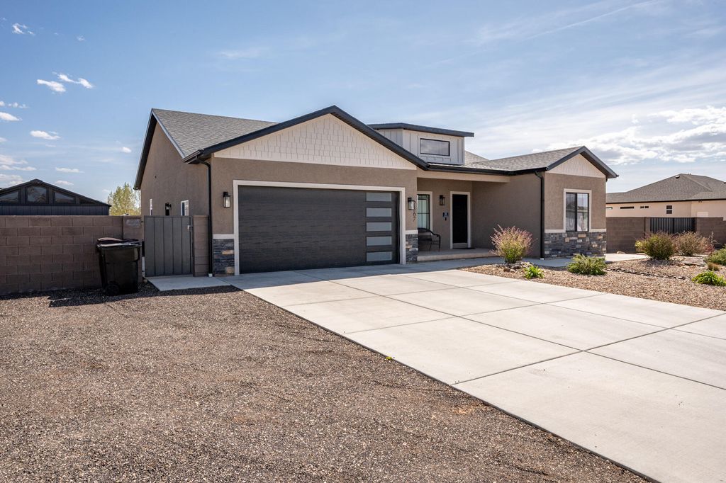 Photo of 2367 W 4975 N, Cedar City, UT 84721 (MLS # 115756)