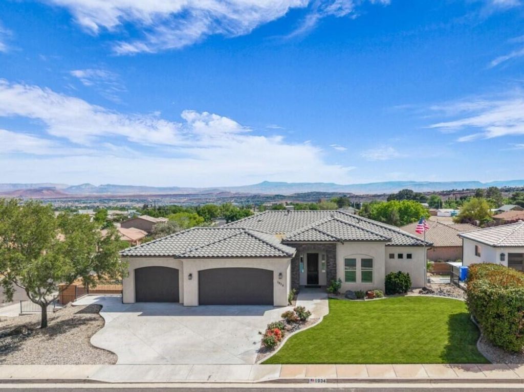 Photo of 1934 E 1060 ST N, Saint George, UT 84770 (MLS # 116243)