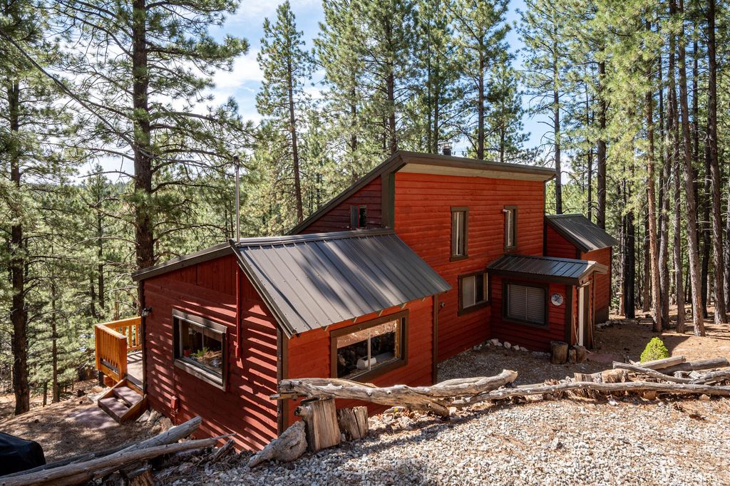 Photo of 1660 E Centurion CIR, Duck Creek Village, UT 84762 (MLS # 111533)