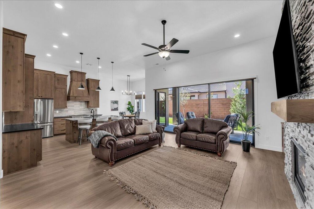 Photo of 208 S 620 W, Ivins, UT 84738 (MLS # 113798)