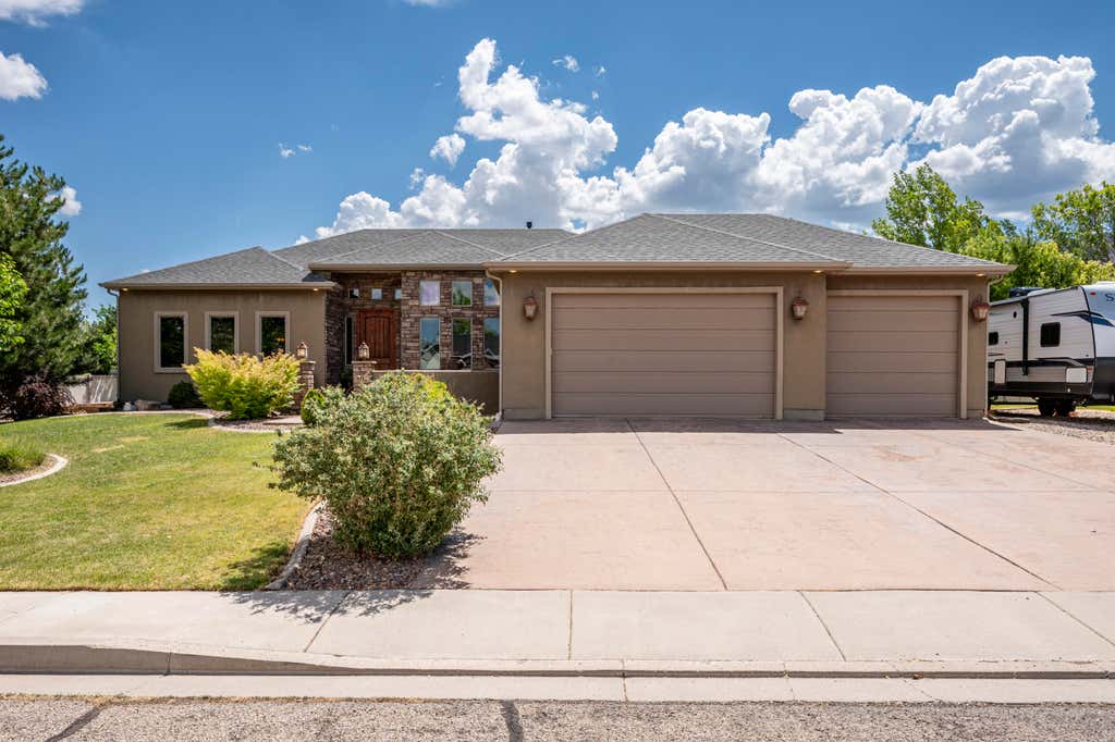 Photo of 5112 Mountian View CIR, Enoch, UT 84721 (MLS # 116949)