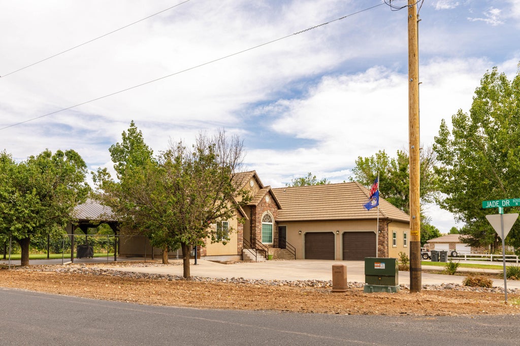 Photo of 8040 N Onyx CT, Saint George, UT 84770 (MLS # 117885)