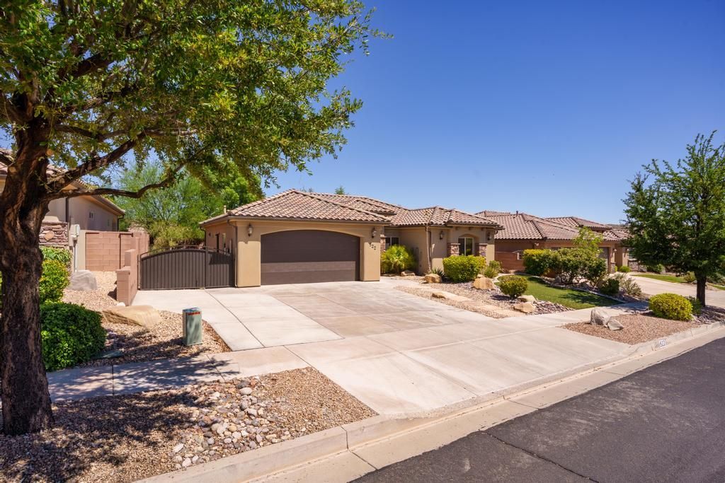 Photo of 522 N La Ruta DR, Washington, UT 84780 (MLS # 112528)