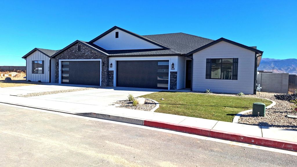 Photo of 1028 N Olesia ST, Cedar City, UT 84721 (MLS # 113194)